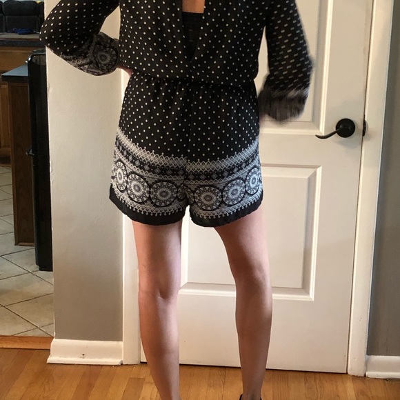 CHARLOTTE RUSSE Romper - Medium - Picture 3 of 6